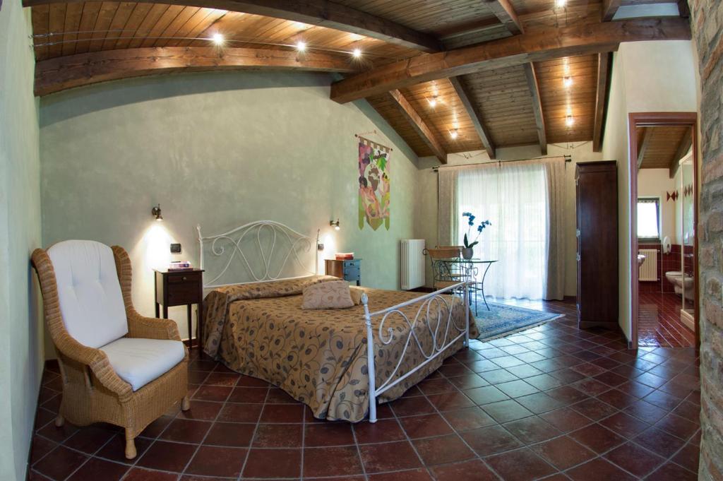 Trattoria Del Bivio Guest House Cerretto Langhe Bilik gambar