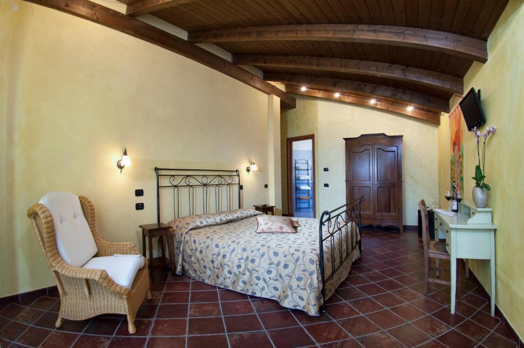 Trattoria Del Bivio Guest House Cerretto Langhe Bilik gambar