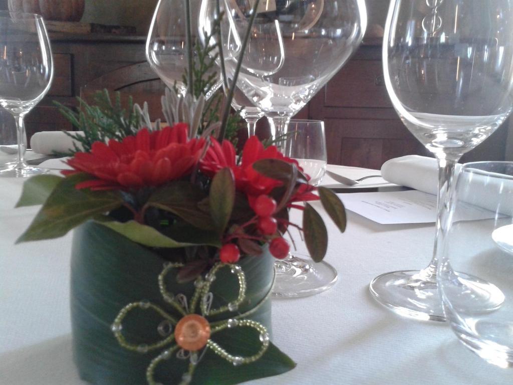 Trattoria Del Bivio Guest House Cerretto Langhe Luaran gambar